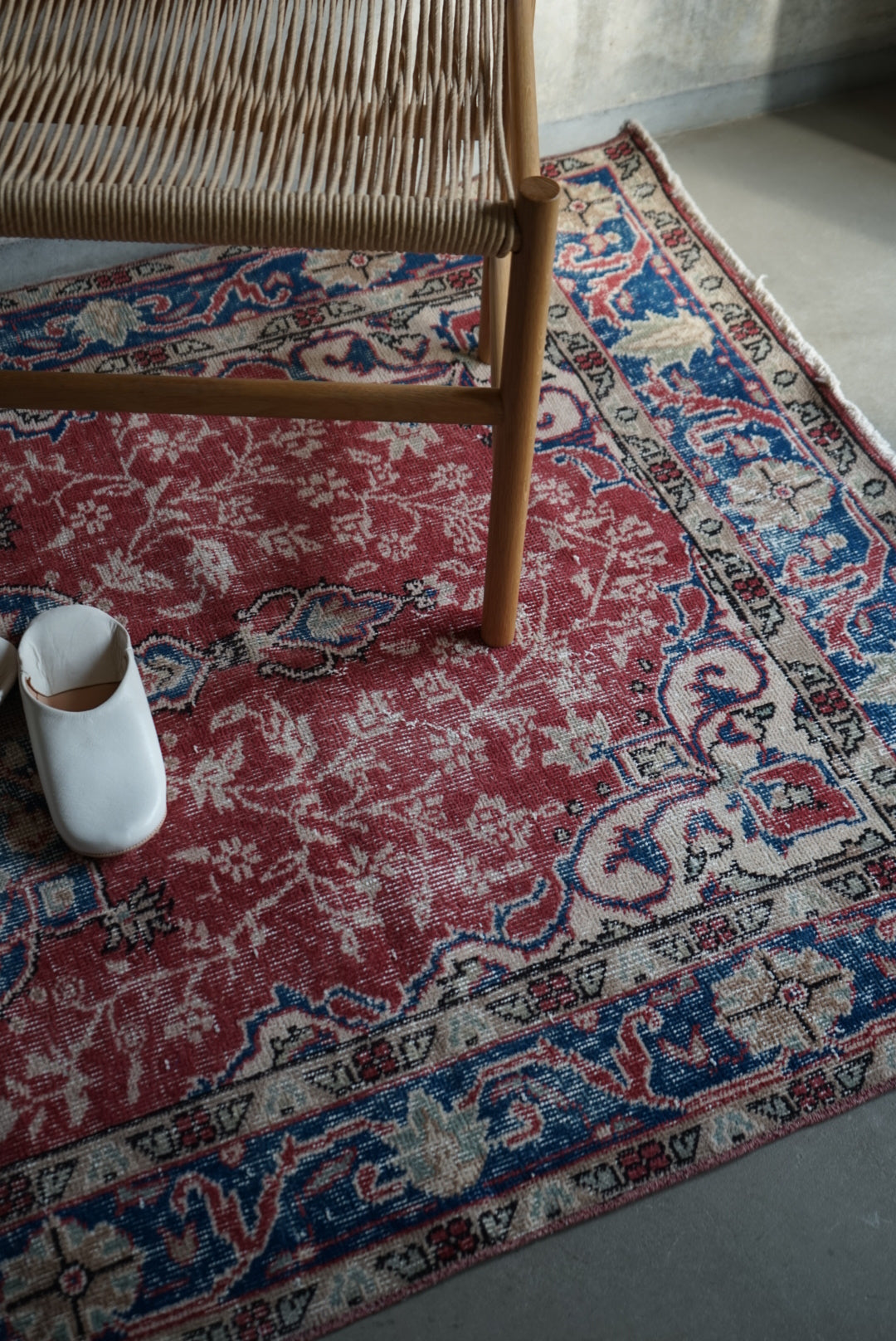 Türkiye Old Isparta Floral Red Medallion 1970年代 204 × 110.5 cm No.TR25258