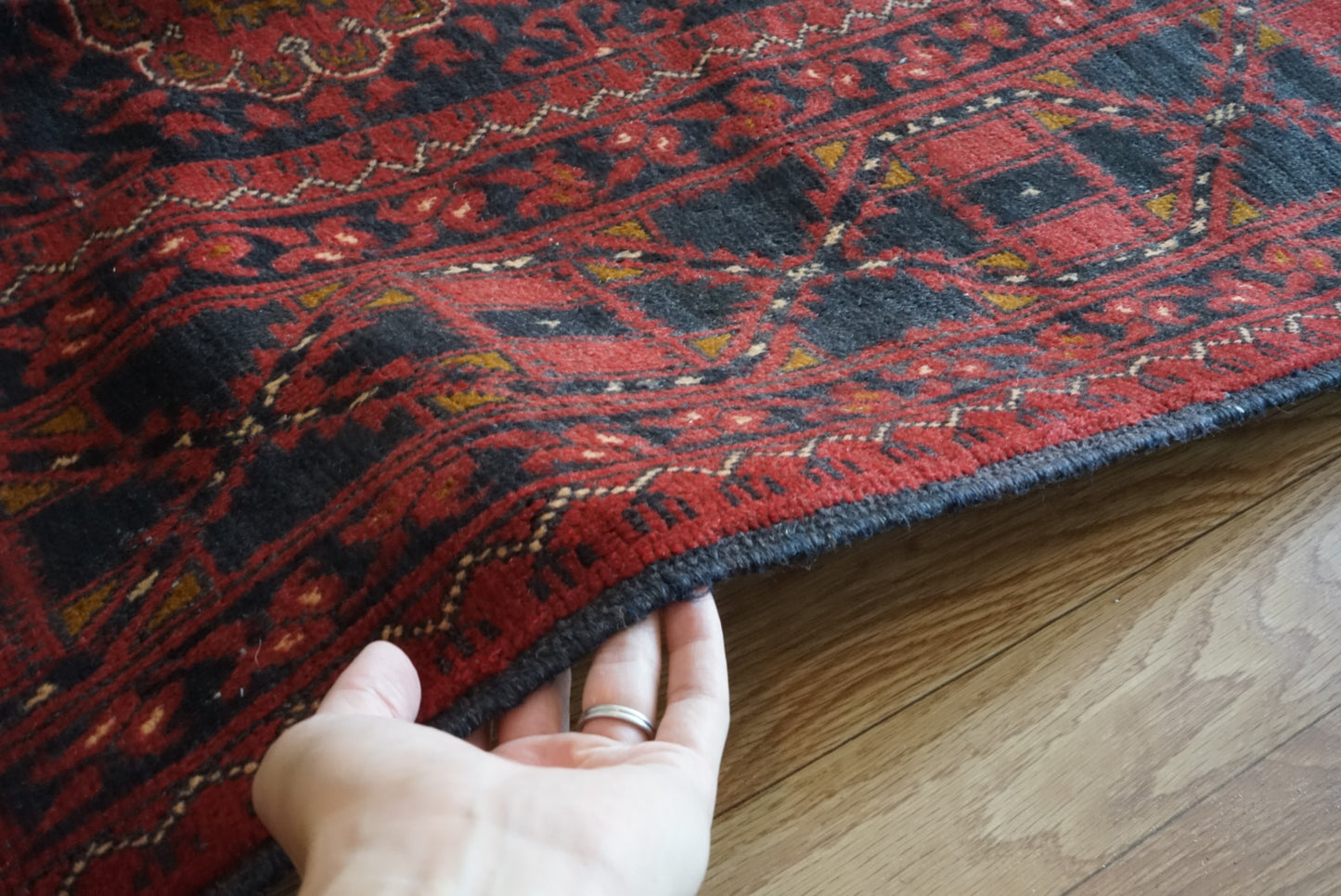店頭販売 Afghanistan Vintage Turkmen 1980年代 201 × 146.5 cm  No.AF2536 / 国内送料無料・羊毛手織り絨毯