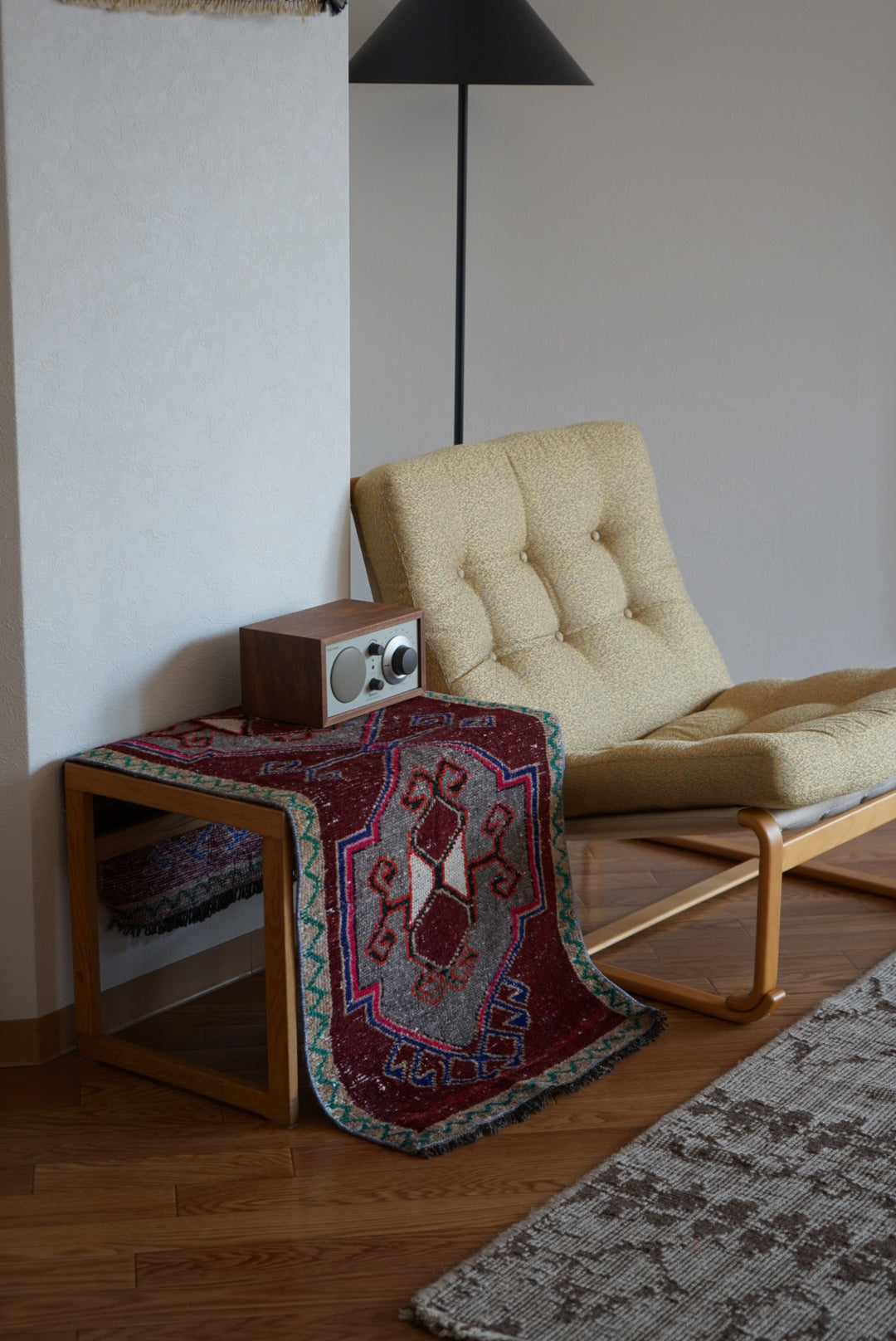 Türkiye Old Oushak Red , Green 1970年代 110.5 × 52 cm No.TR25541 / 国内送料無料・羊毛手織り絨毯