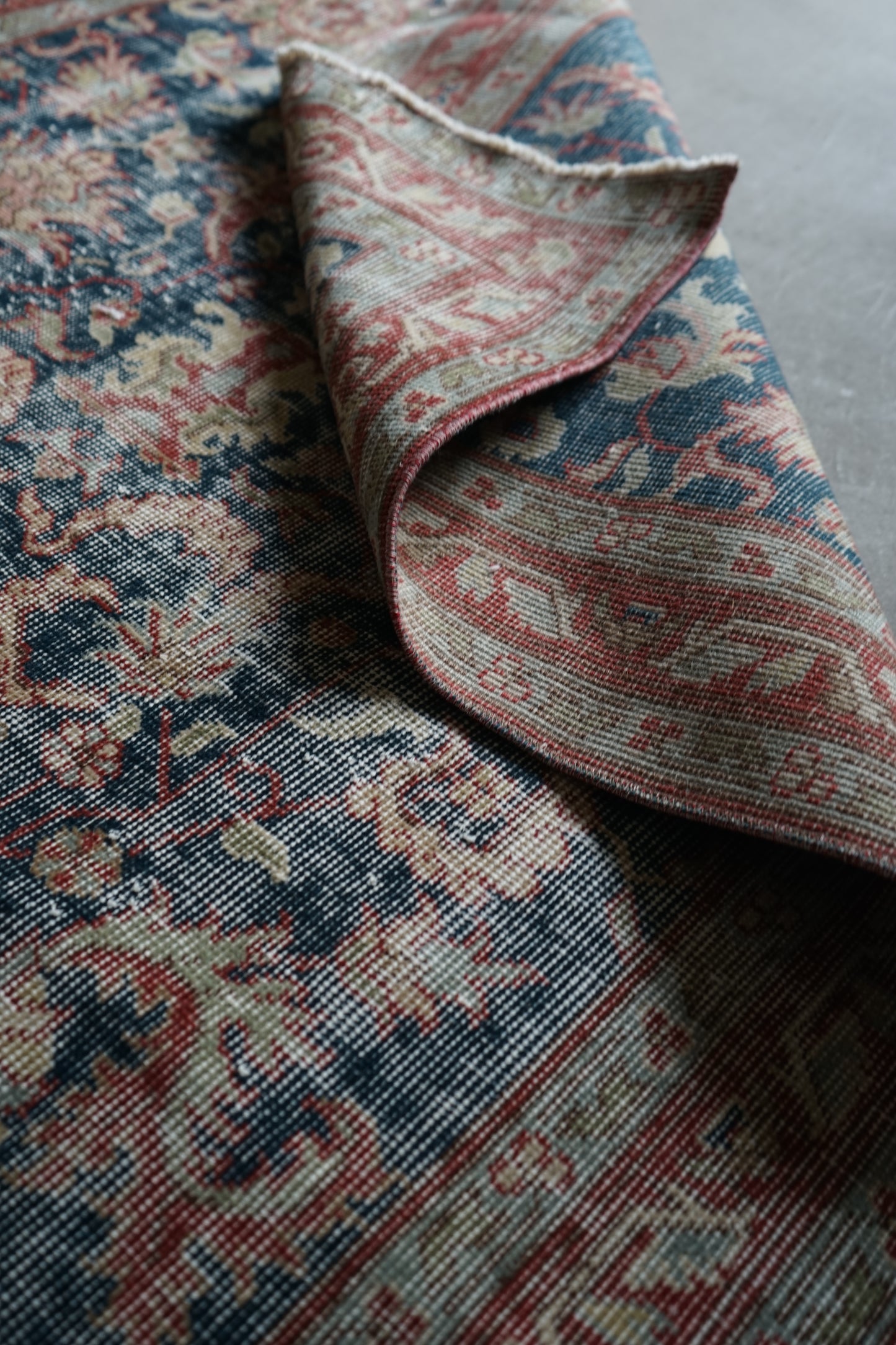 TURKEY OLD ISPARTA NAVY FLORAL 1970年代 207 × 114 cm No.TR25176