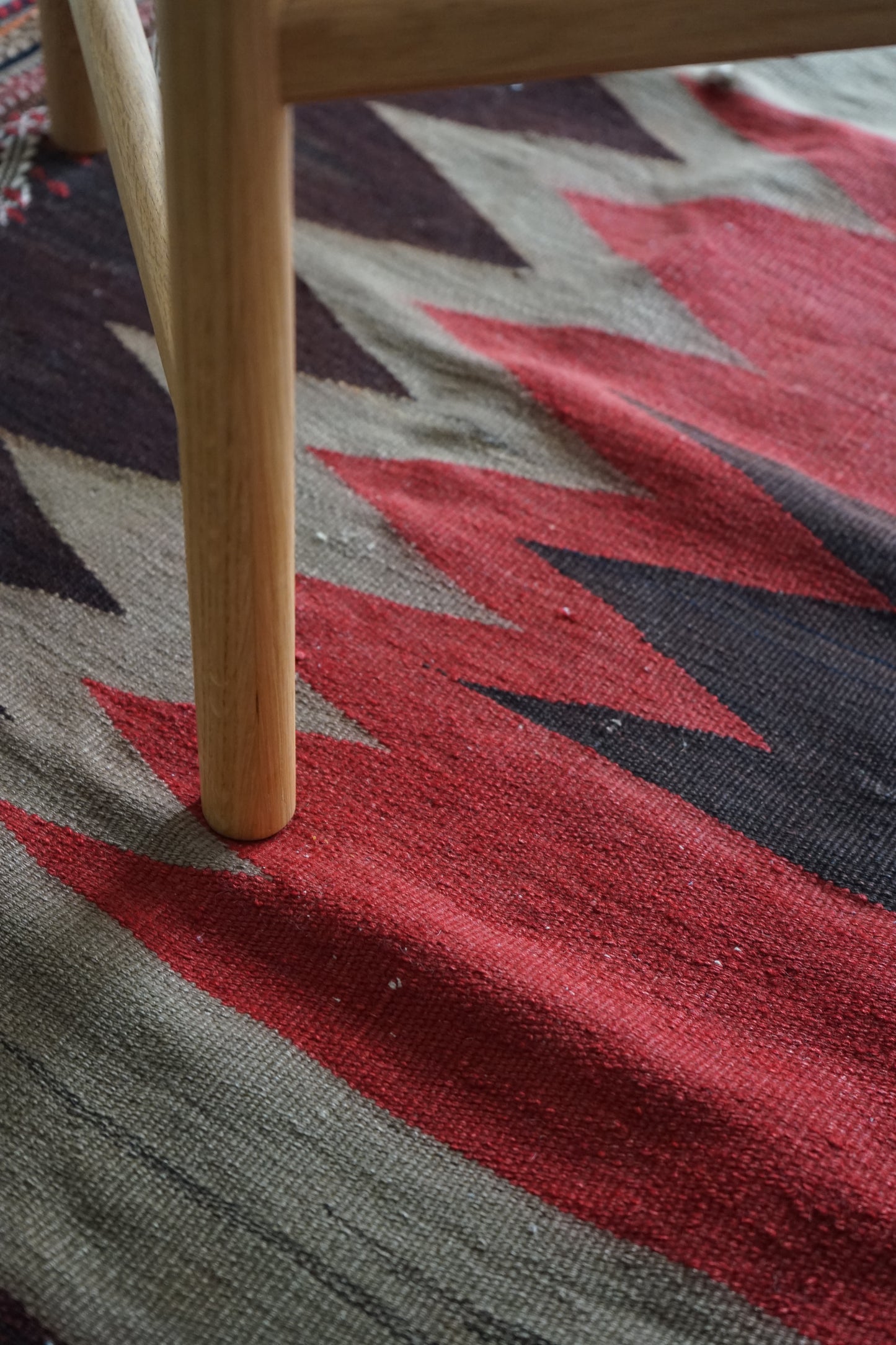 IRAN ANTIQUE AFSHAR TABLECLOTH 1840年代 129 × 126.5 cm