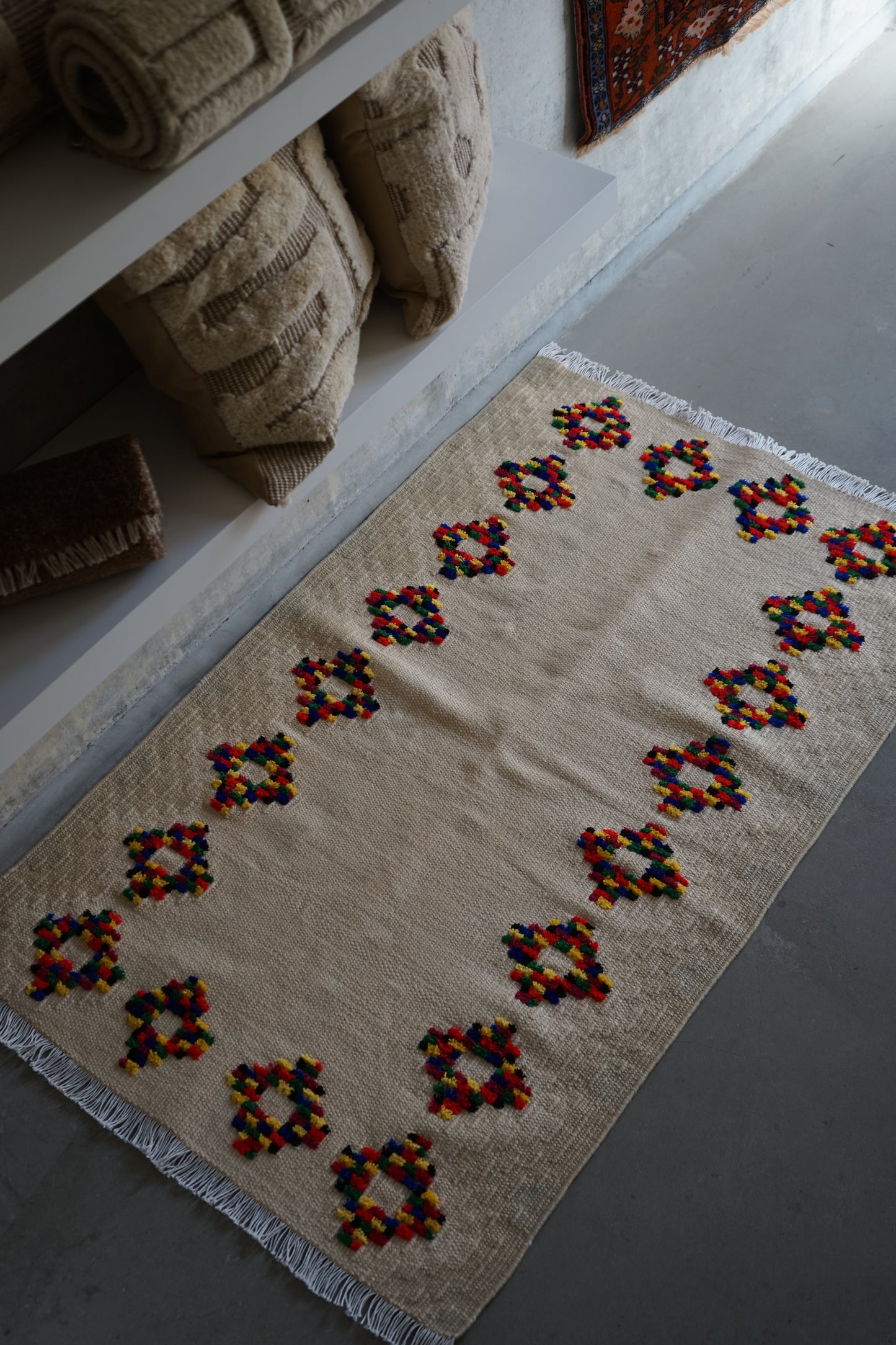TURKEY VINTAGE KILIM DOT FLOWER 1980年代 125 × 80 cm No.TR25195