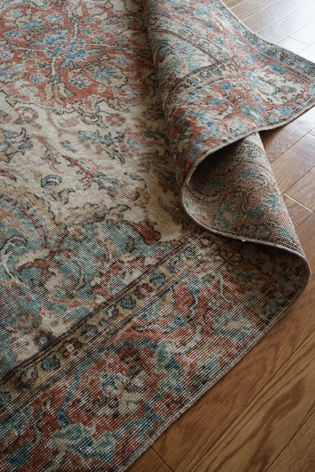 Türkiye Old Isparta Beige , Bric Red , Saxe Blue Flower 1970年代 286 × 189 cm No.TR25506 / 国内送料無料・羊毛手織り絨毯