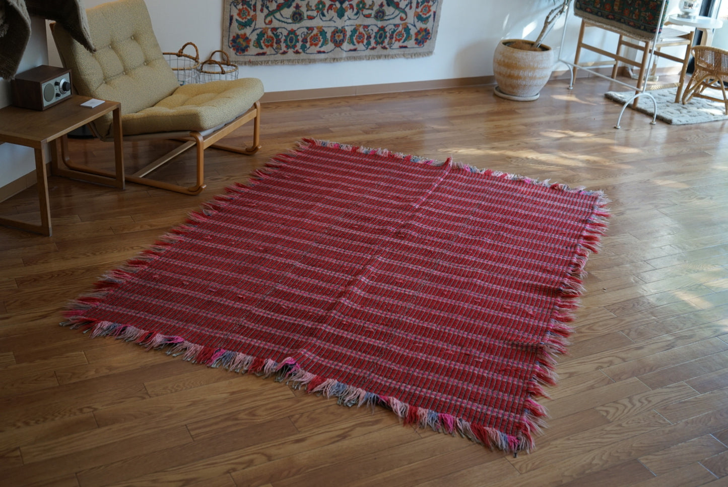 Türkiye Old Kilim Shaggy Pink , Red 1960年代 195 × 144 cm No.TR25546 / 国内送料無料・羊毛手織りキリム