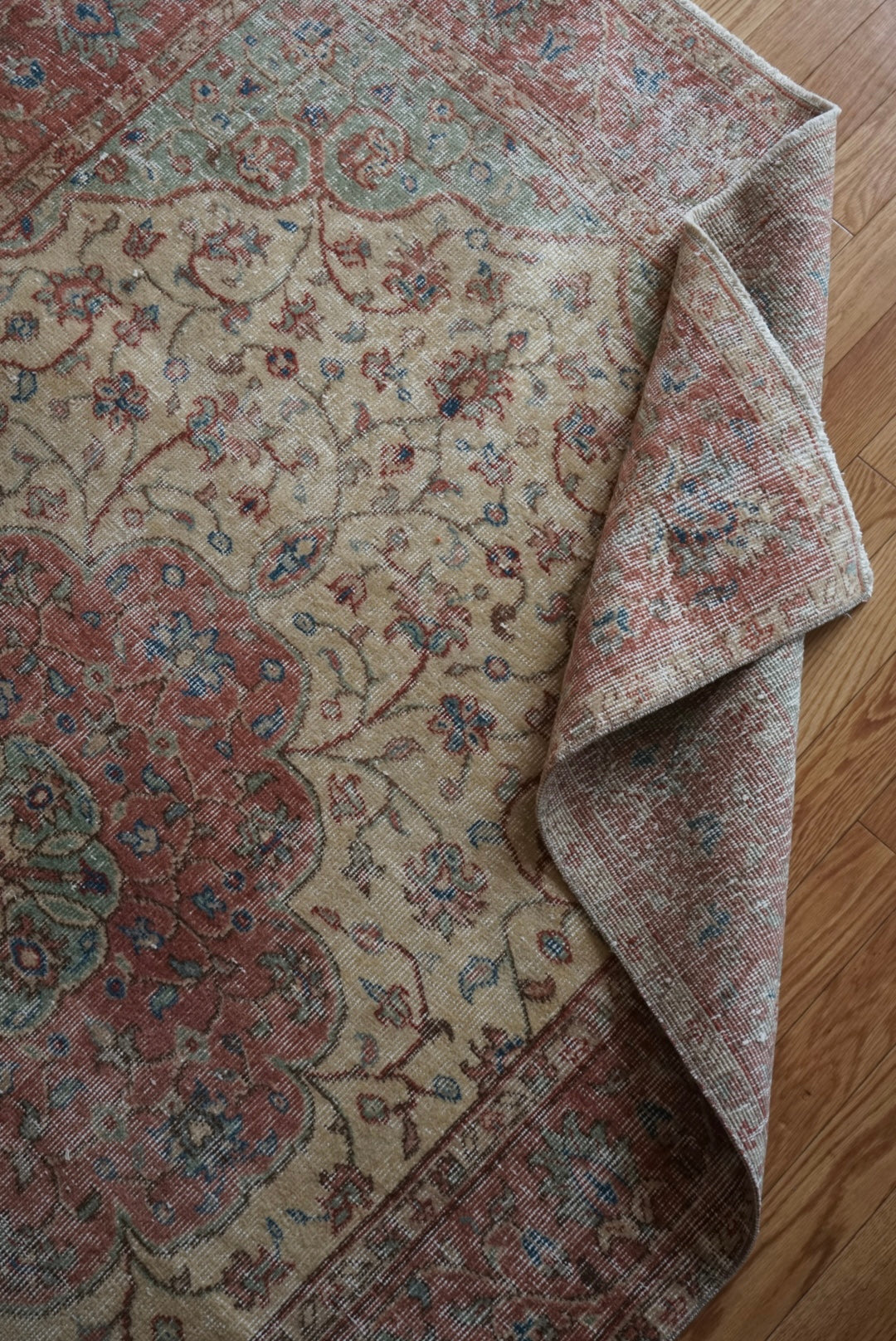 Türkiye Old Isparta Beige , Red , Green Medallion 1960年代 244 × 142 cm No.TR25455