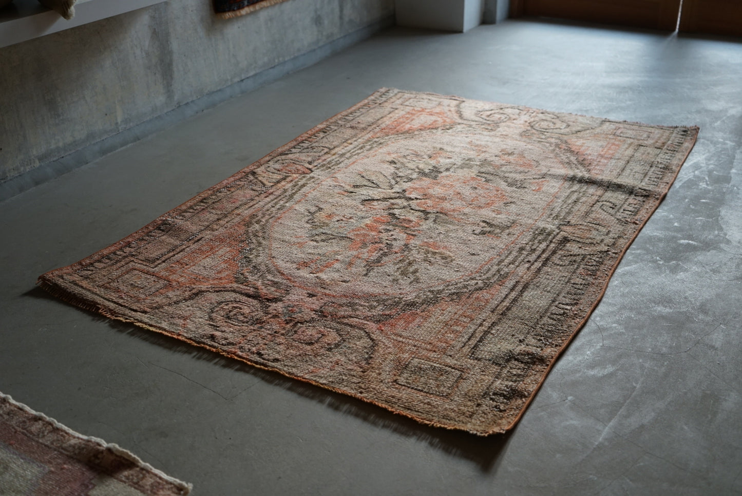 TURKEY OLD ISPARTA ROSE FLOWER 1950-1960年代 161 × 107.5 cm No.TR25129