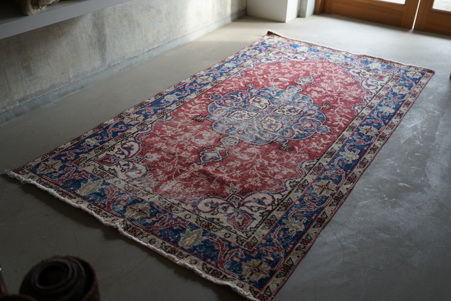 Türkiye Old Isparta Floral Red Medallion 1970年代 204 × 110.5 cm No.TR25258