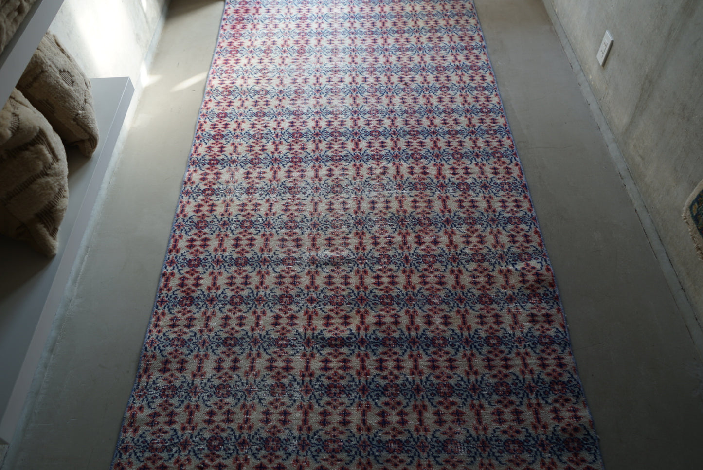 Türkiye Old Isparta Beige , Red , Navy Runner 1970年代 262 × 130 cm No.TR25263