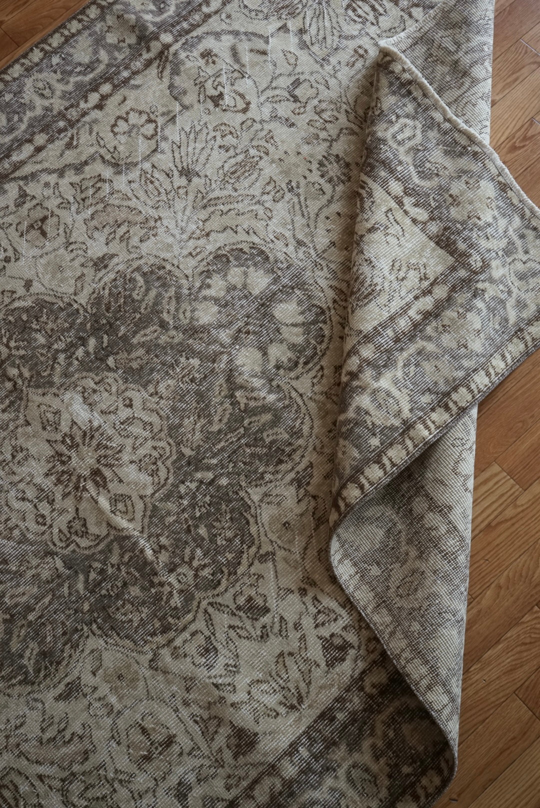 Türkiye Old Isparta Medallion Beige , Glay 1960年代 260.5 × 164 cm No.TR25492 / 国内送料無料