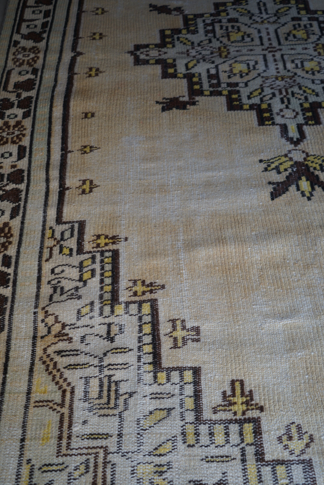 Türkiye Old Isparta Yellow Beige 1970年代 248 × 149 cm No.TR25229