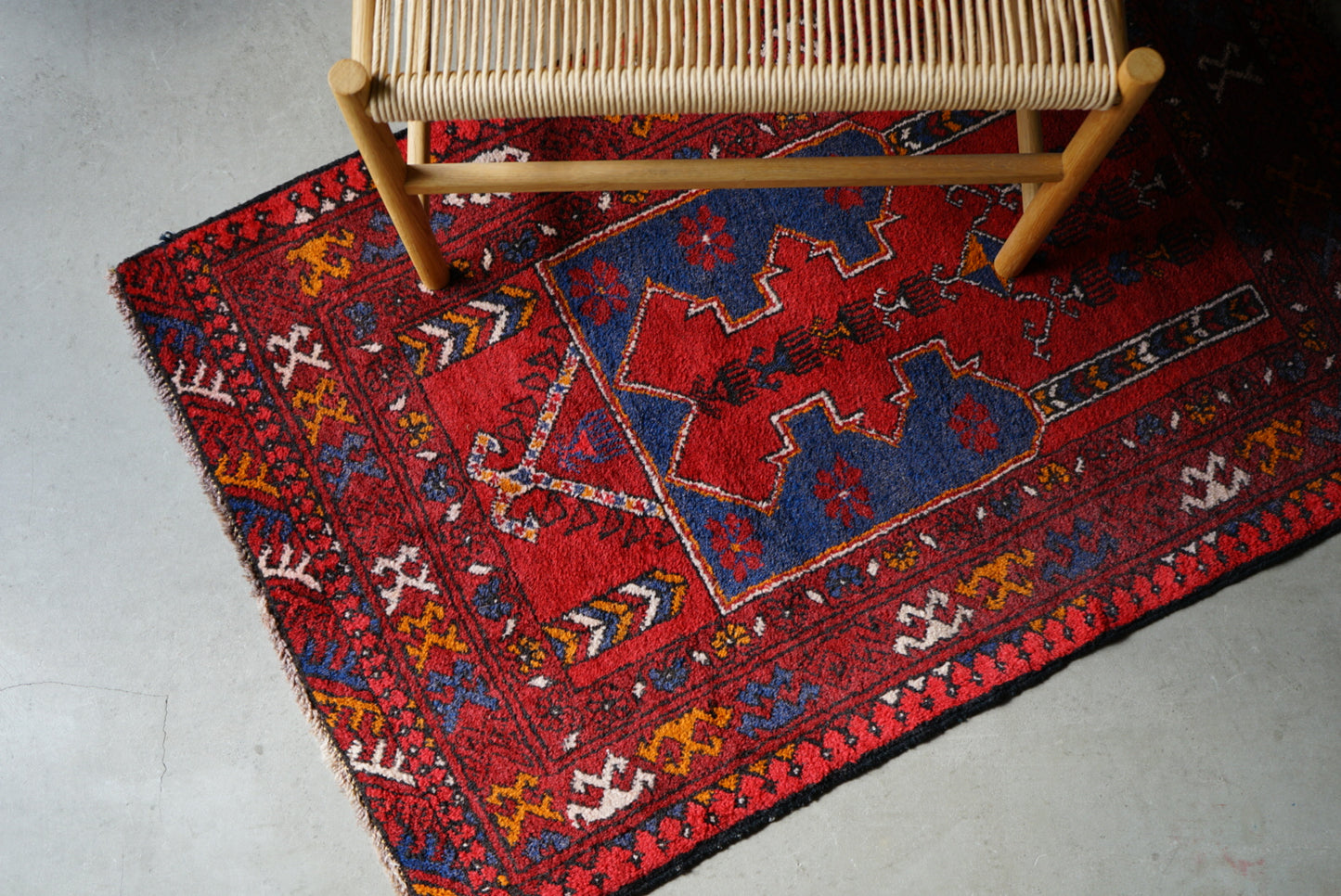 AFGHANISTAN VINTAGE TURKMEN PRAYER RUG 1980年代 124 × 76 cm