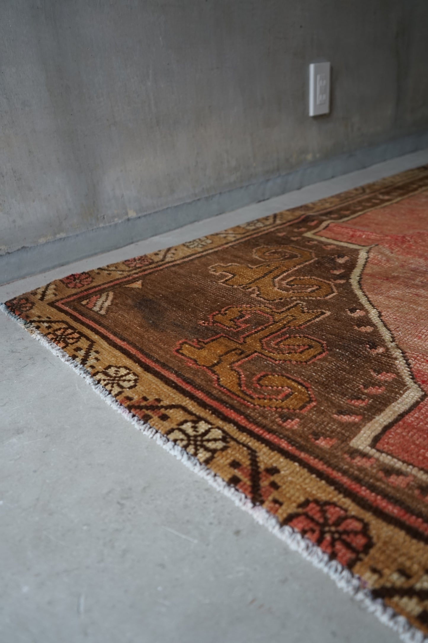 TURKEY OLD OUSHAK SALMON PINK 1970年代 286 × 162 cm No.TR25197