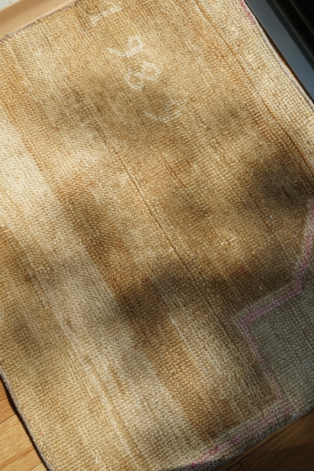 Türkiye Vintage Oushak Beige , Pink ,1989年代 69.5 × 58 cm No.TR25512 / 国内送料無料・羊毛手織り絨毯