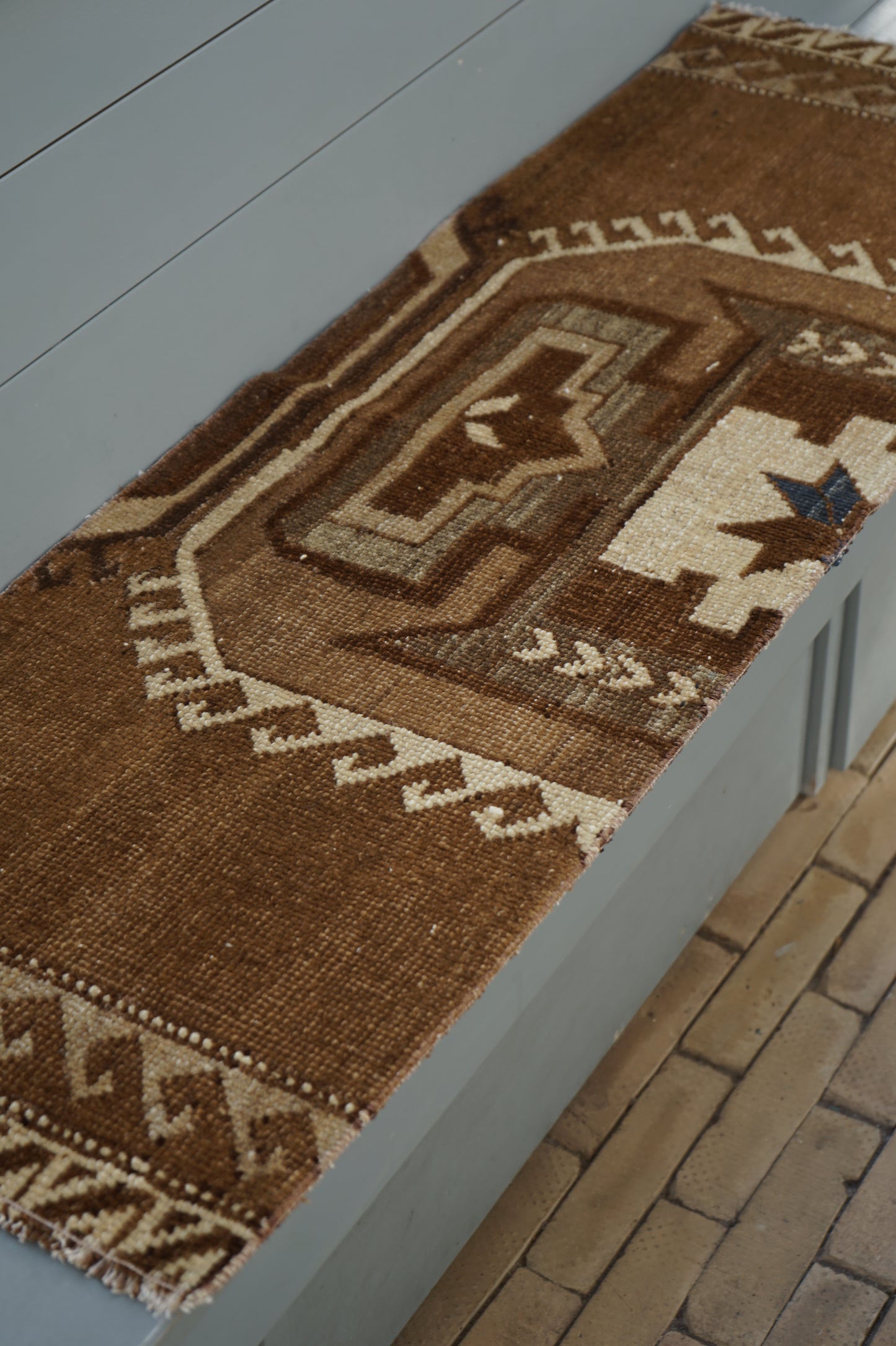 TURKEY OLD BROWN RUNNER SMALL SIZE 1970年代 130 × 43 cm No.TR25218