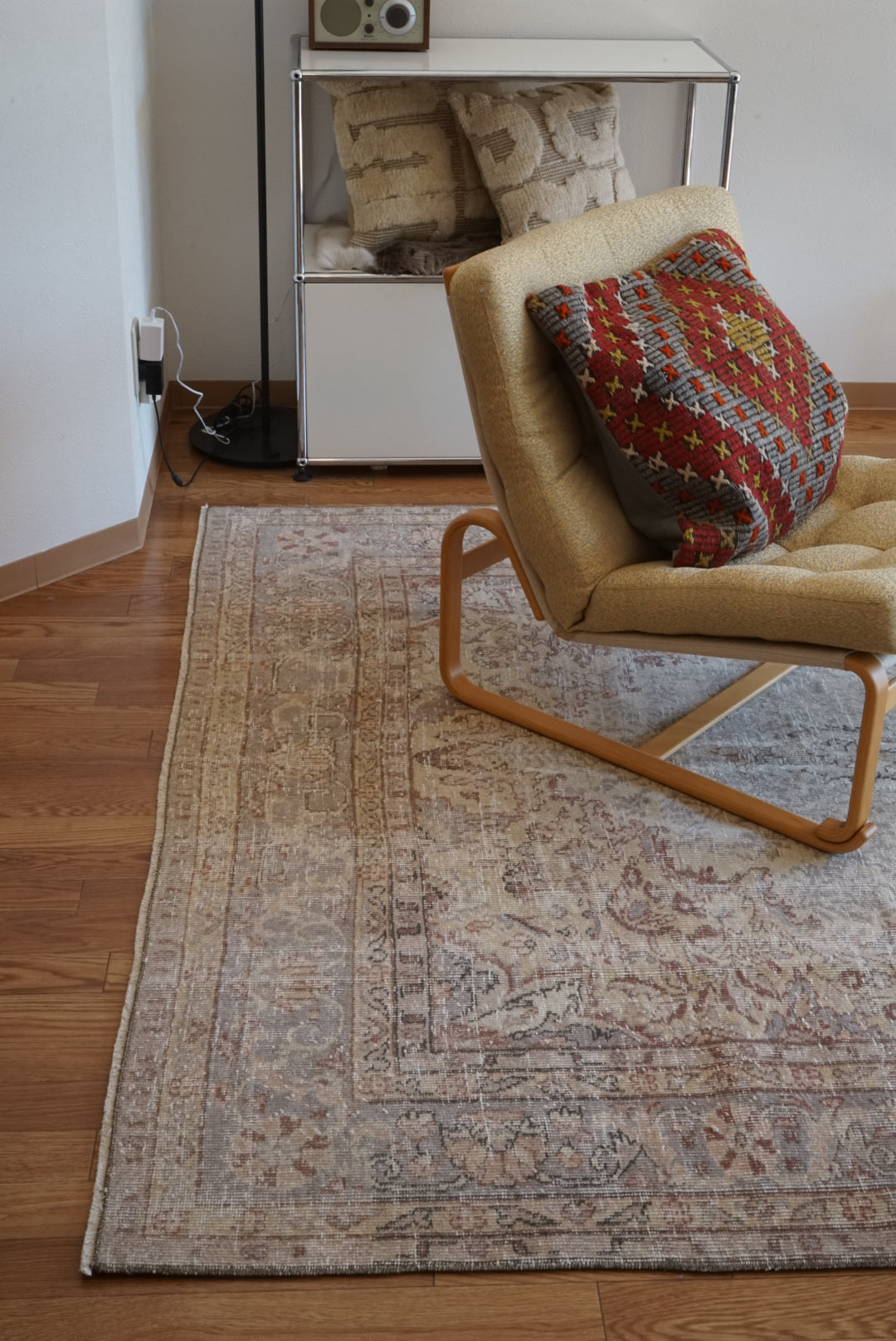Türkiye Old Isparta Medallion Beige , Glay 1960年代 284 × 183.5 cm No.TR25476