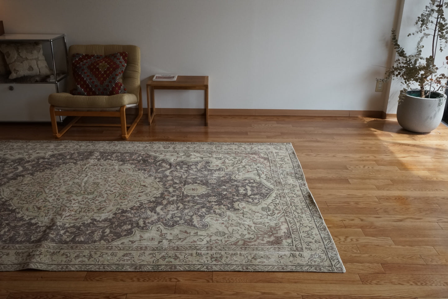 Türkiye Old Isparta Medallion Beige , Glay 1960年代 284 × 162 cm No.TR25493 / 国内送料無料
