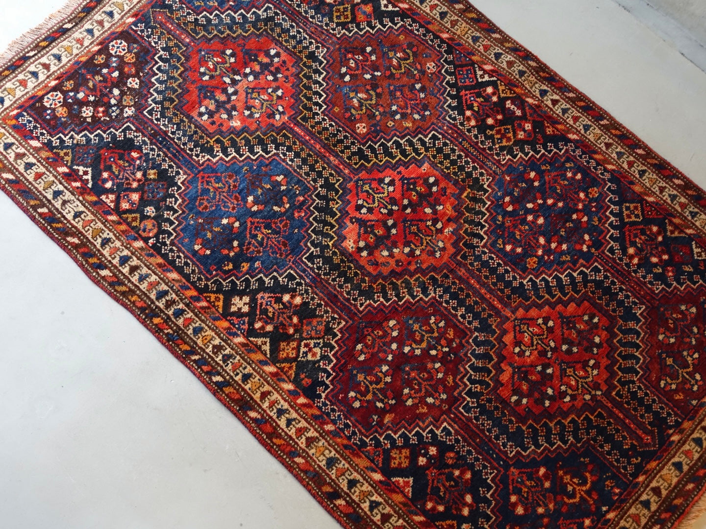 IRAN ANTIQUE SHIRAZ QASHQAI 
 1940年代 167×103cm