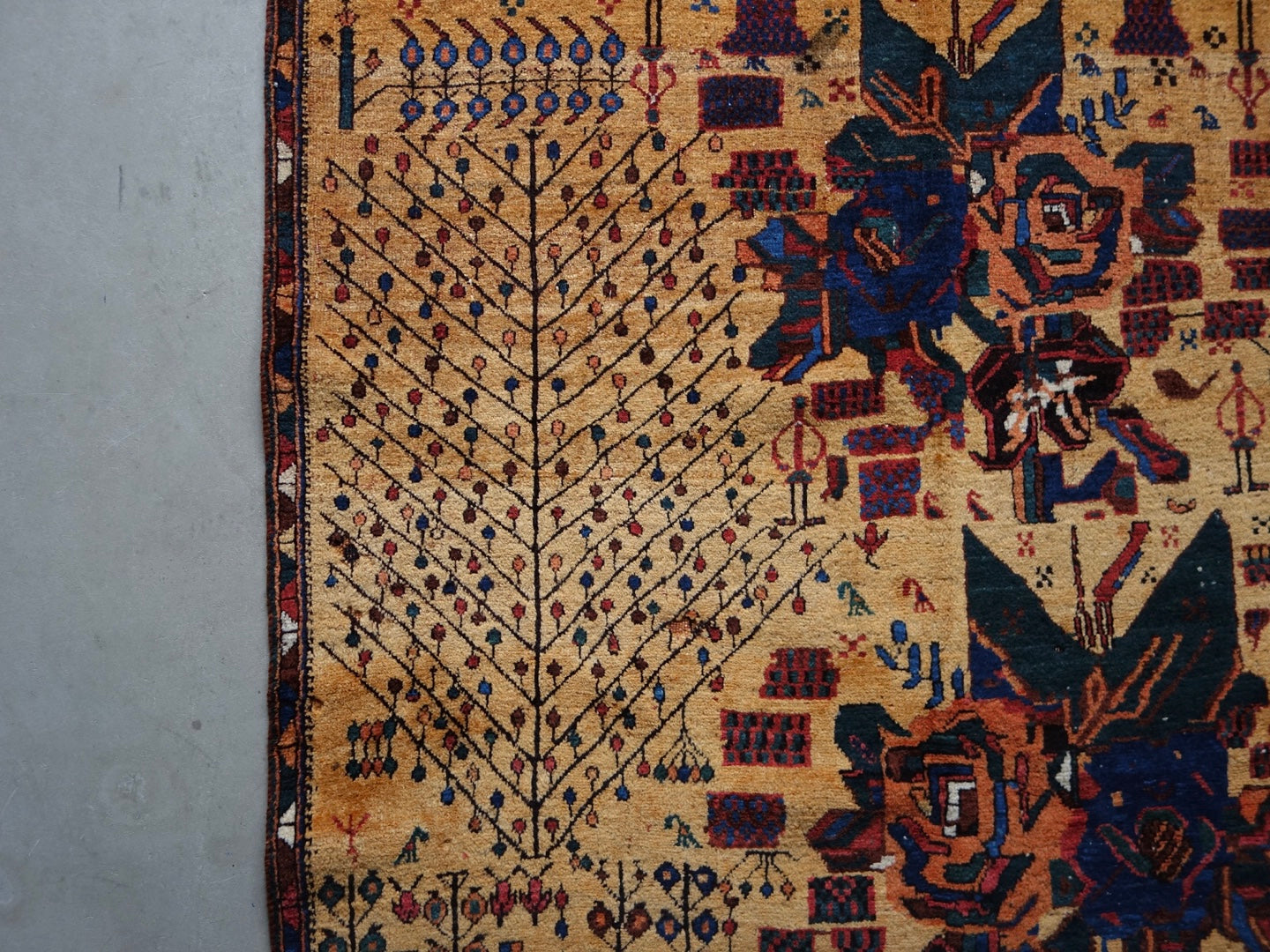 店頭販売 IRAN ANTIQUE QASHQAI SHIRAZ NEYRIZ 1770年代 114×129cm