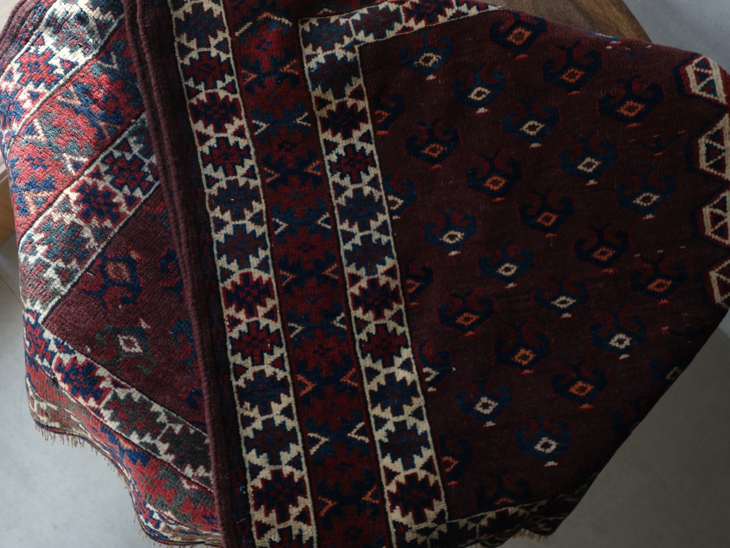 店頭販売 IRAN ANTIQUE TURKMEN YAMUT 1860 年代 131 × 121 cm