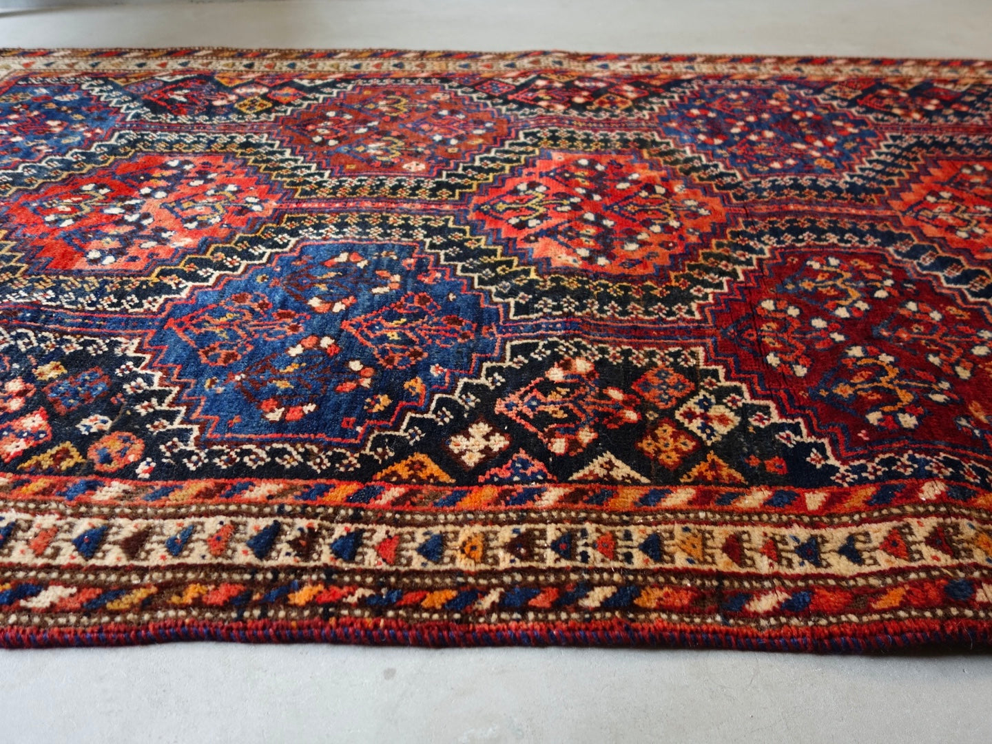 IRAN ANTIQUE SHIRAZ QASHQAI 
 1940年代 167×103cm