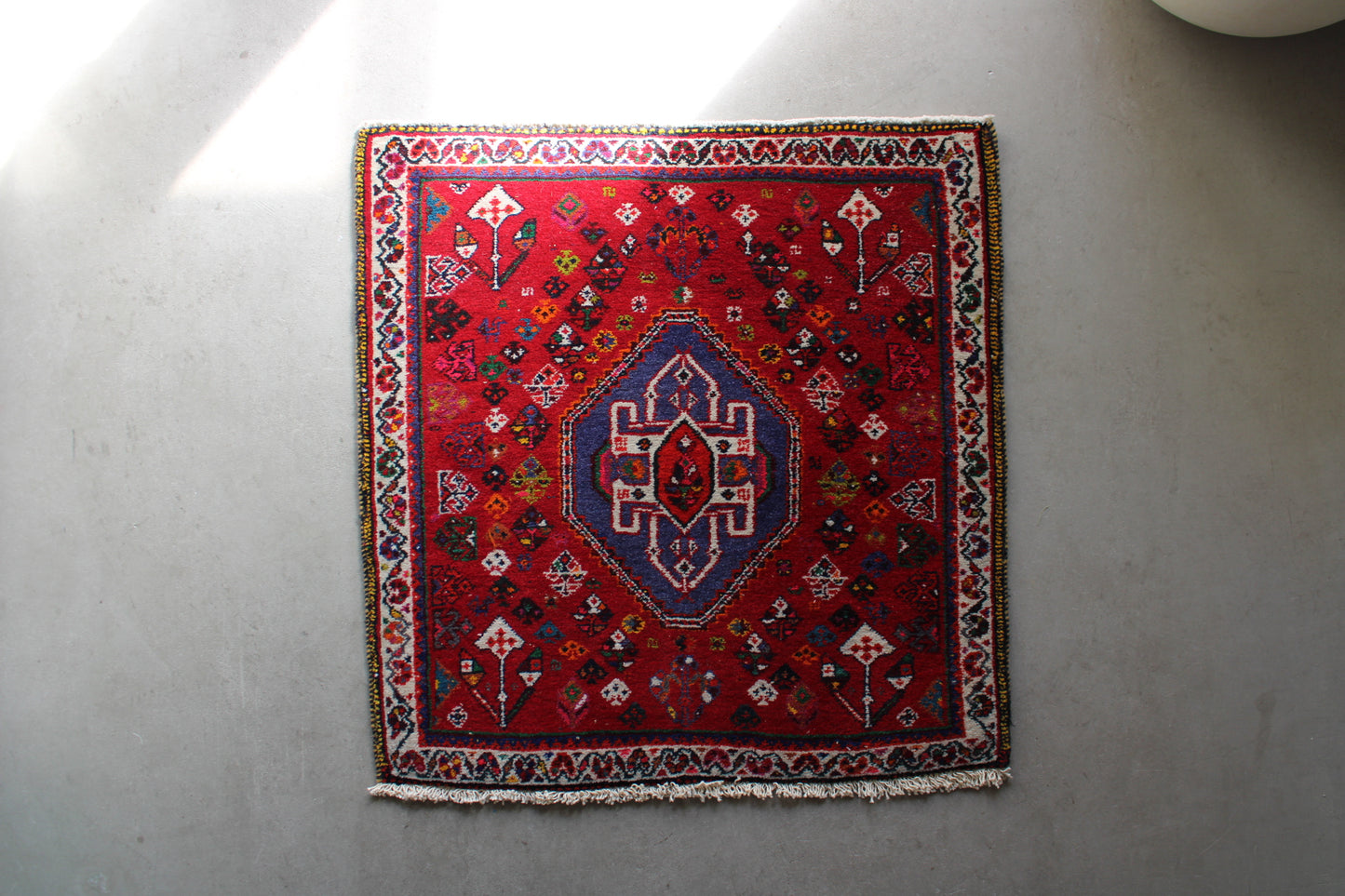 Iran antiques | Shiraz Qashqai 1930年代 69×68cm