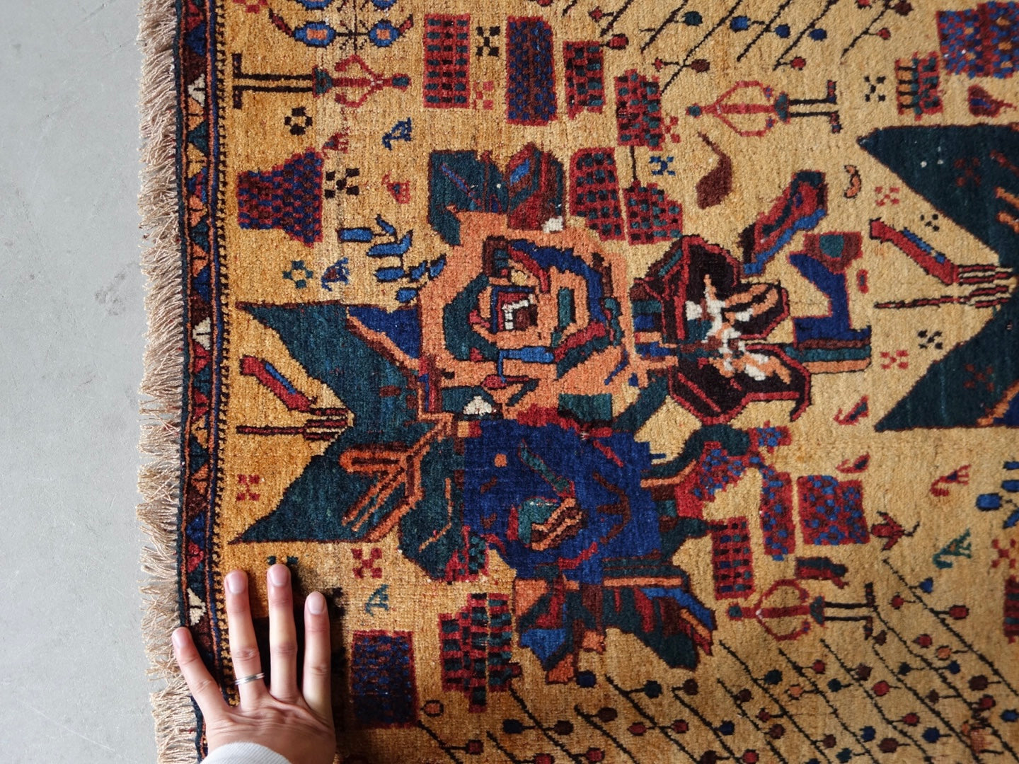 店頭販売 IRAN ANTIQUE QASHQAI SHIRAZ NEYRIZ 1770年代 114×129cm