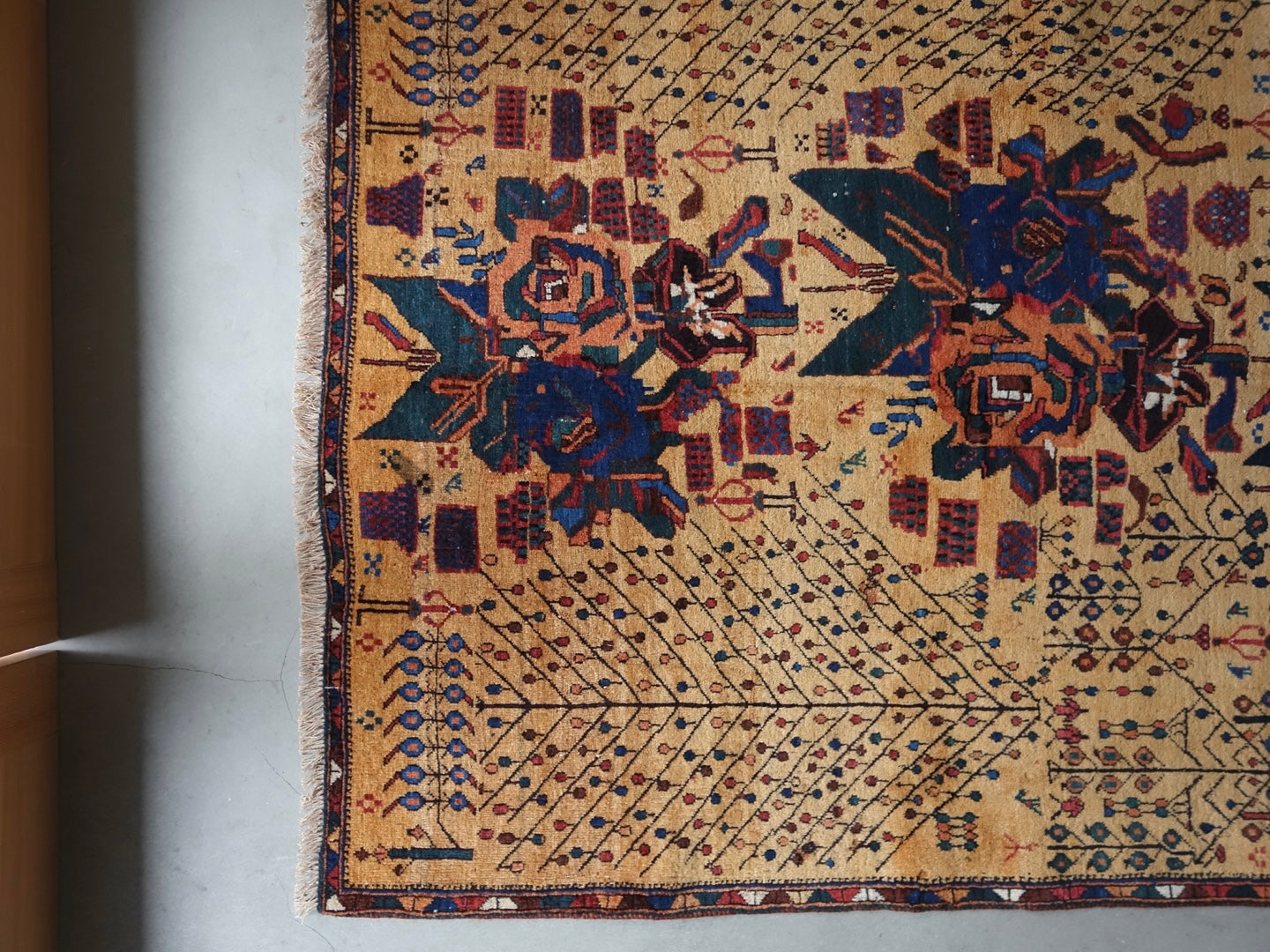 店頭販売 IRAN ANTIQUE QASHQAI SHIRAZ NEYRIZ 1770年代 114×129cm