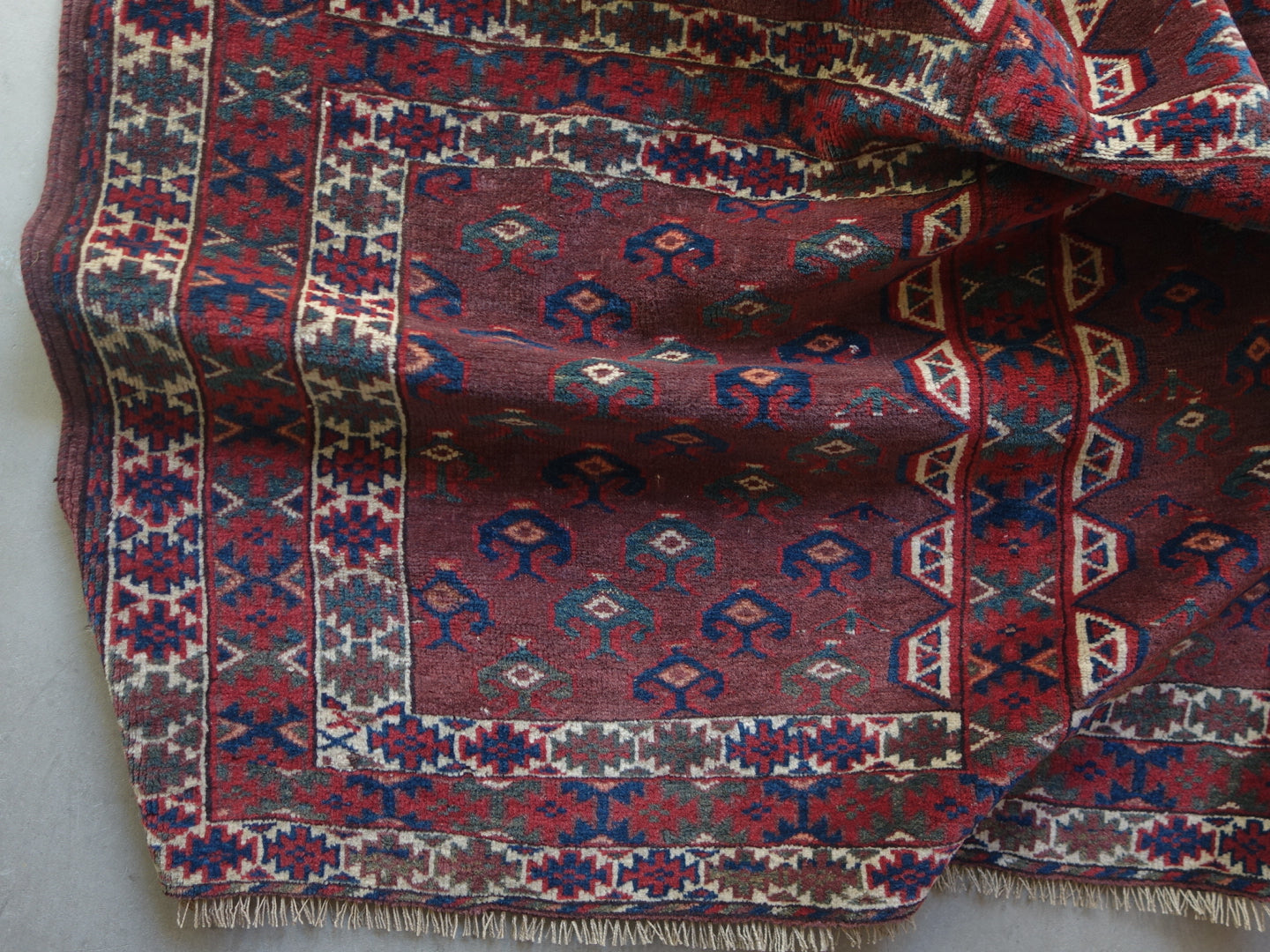 店頭販売 IRAN ANTIQUE TURKMEN YAMUT 1860 年代 131 × 121 cm