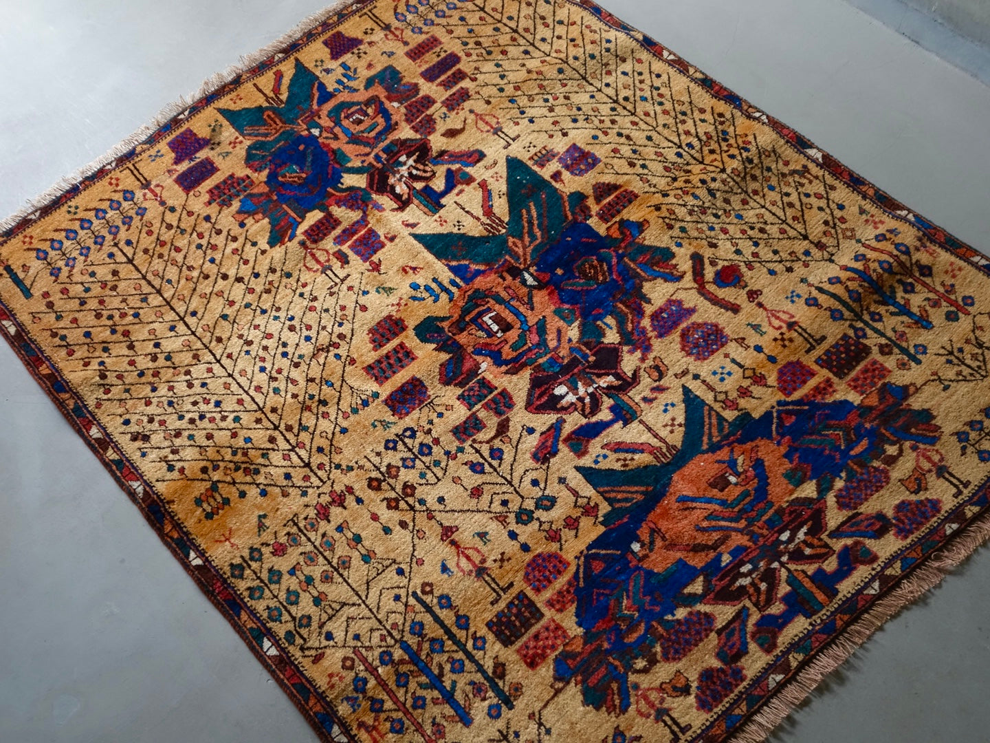 店頭販売 IRAN ANTIQUE QASHQAI SHIRAZ NEYRIZ 1770年代 114×129cm