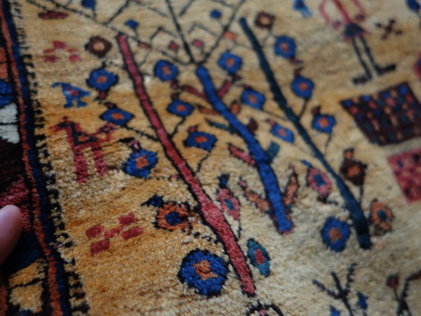 Iran antiques | Qashqai Neyriz 1770年代 114×129cm
