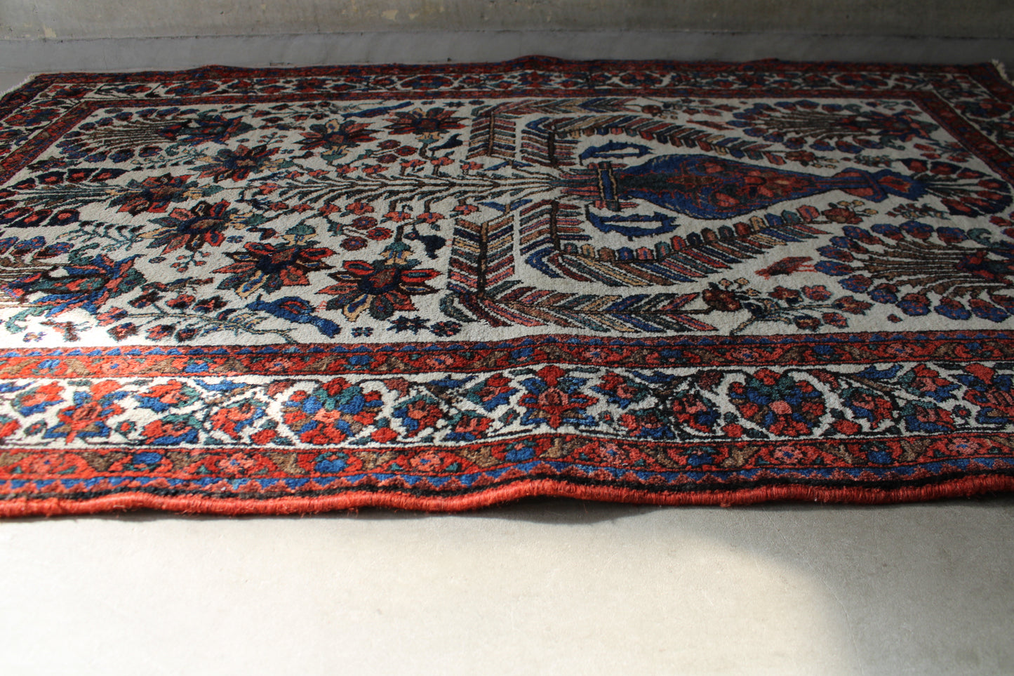 IRAN ANTIQUE SHIRAZ QASHQAI 
ABADEH 1840年代 152×100cm