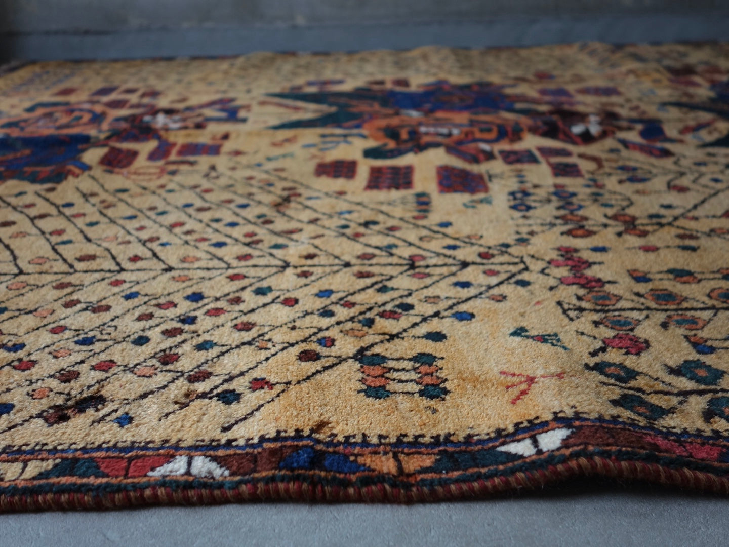 店頭販売 IRAN ANTIQUE QASHQAI SHIRAZ NEYRIZ 1770年代 114×129cm