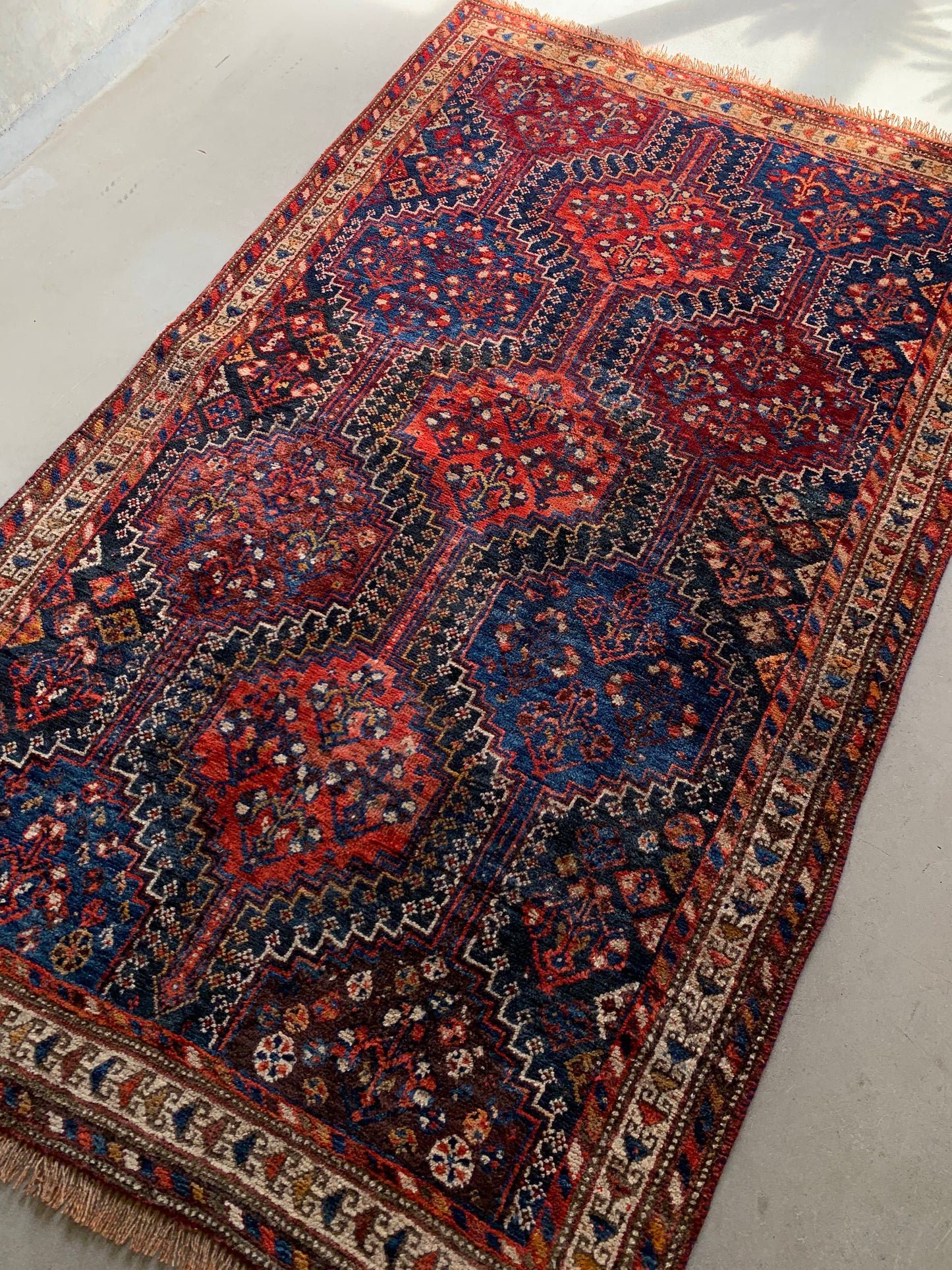 IRAN ANTIQUE SHIRAZ QASHQAI 
 1940年代 167×103cm