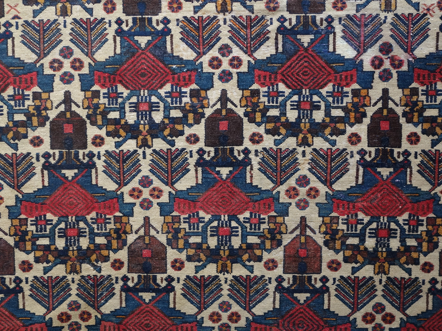 店頭販売 IRAN ANTIQUE BAKHTIARI 
1870年代 185.5 × 146 cm