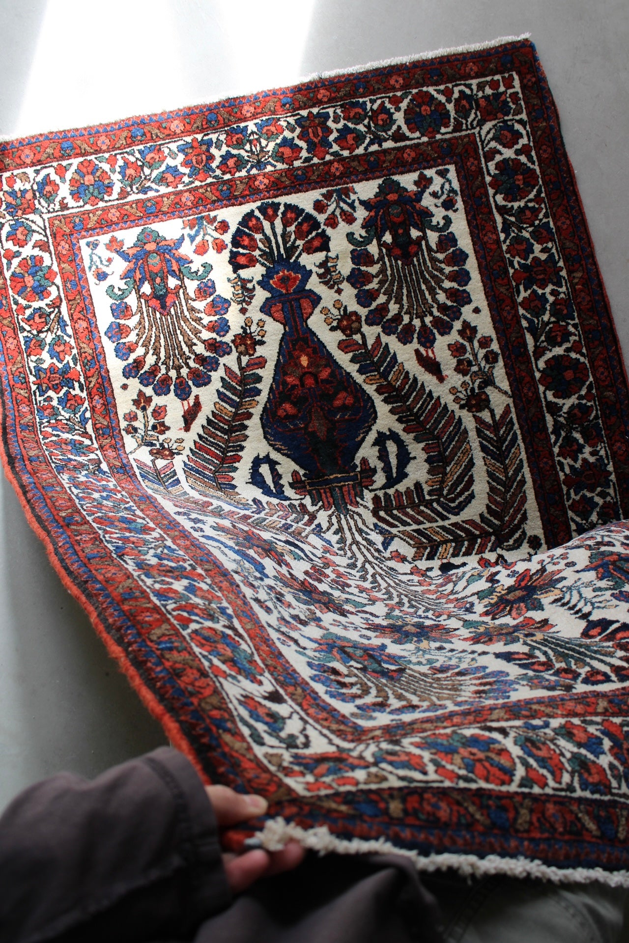 IRAN ANTIQUE SHIRAZ QASHQAI 
ABADEH 1840年代 152×100cm