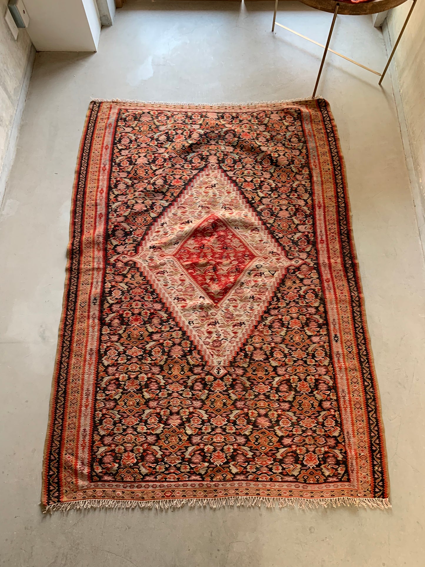 IRAN ANTIQUE SENEH KURDISTAN KILIM 1820年代 188 × 129 cm